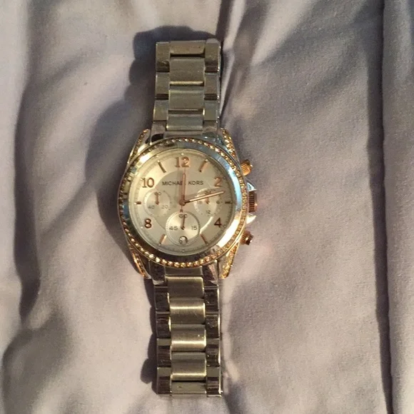 Michael Kors watch - Picture 2 of 5